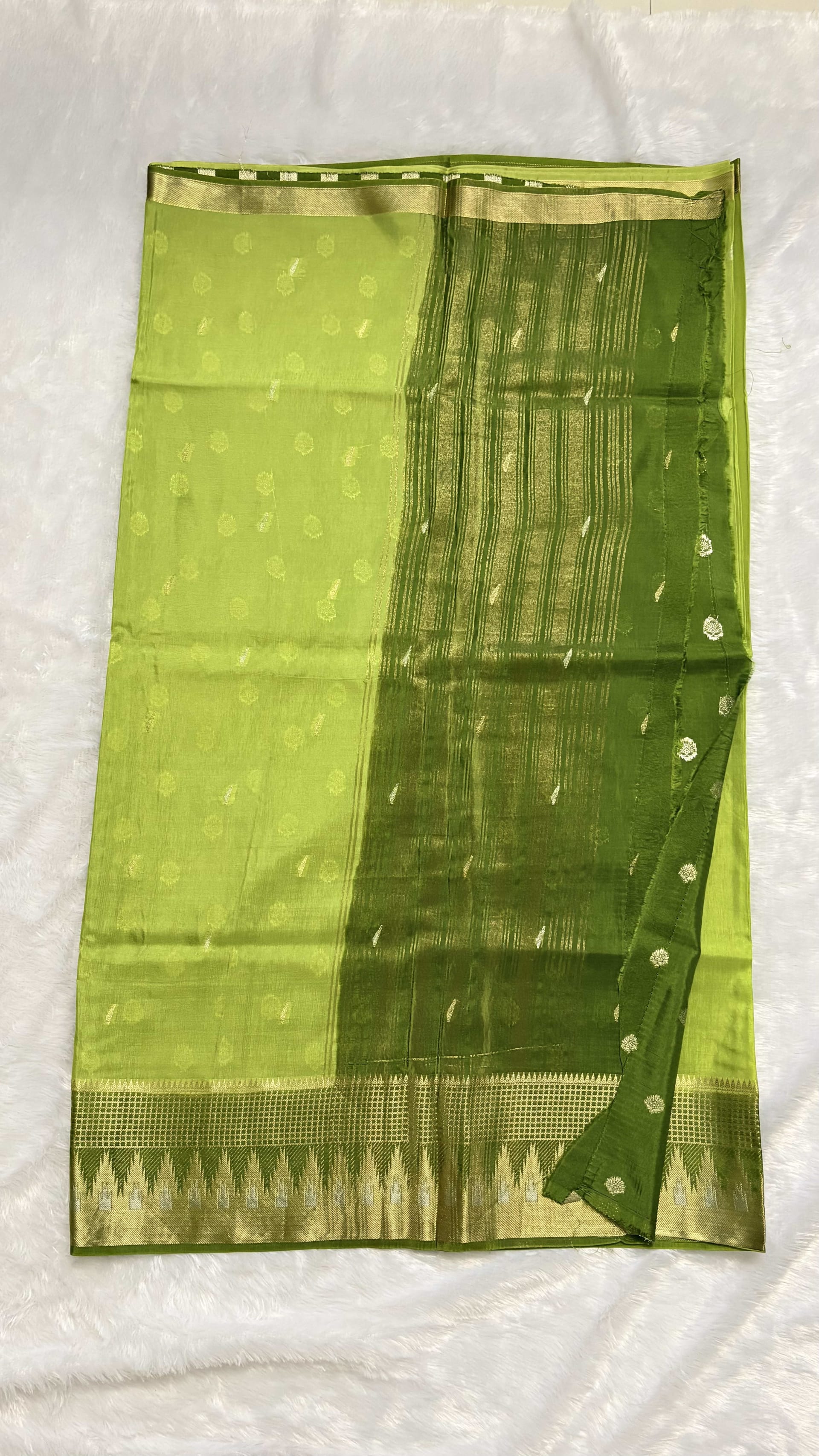 Viscose Silk Saree - Green temple — Green Banarasi Crepe saree