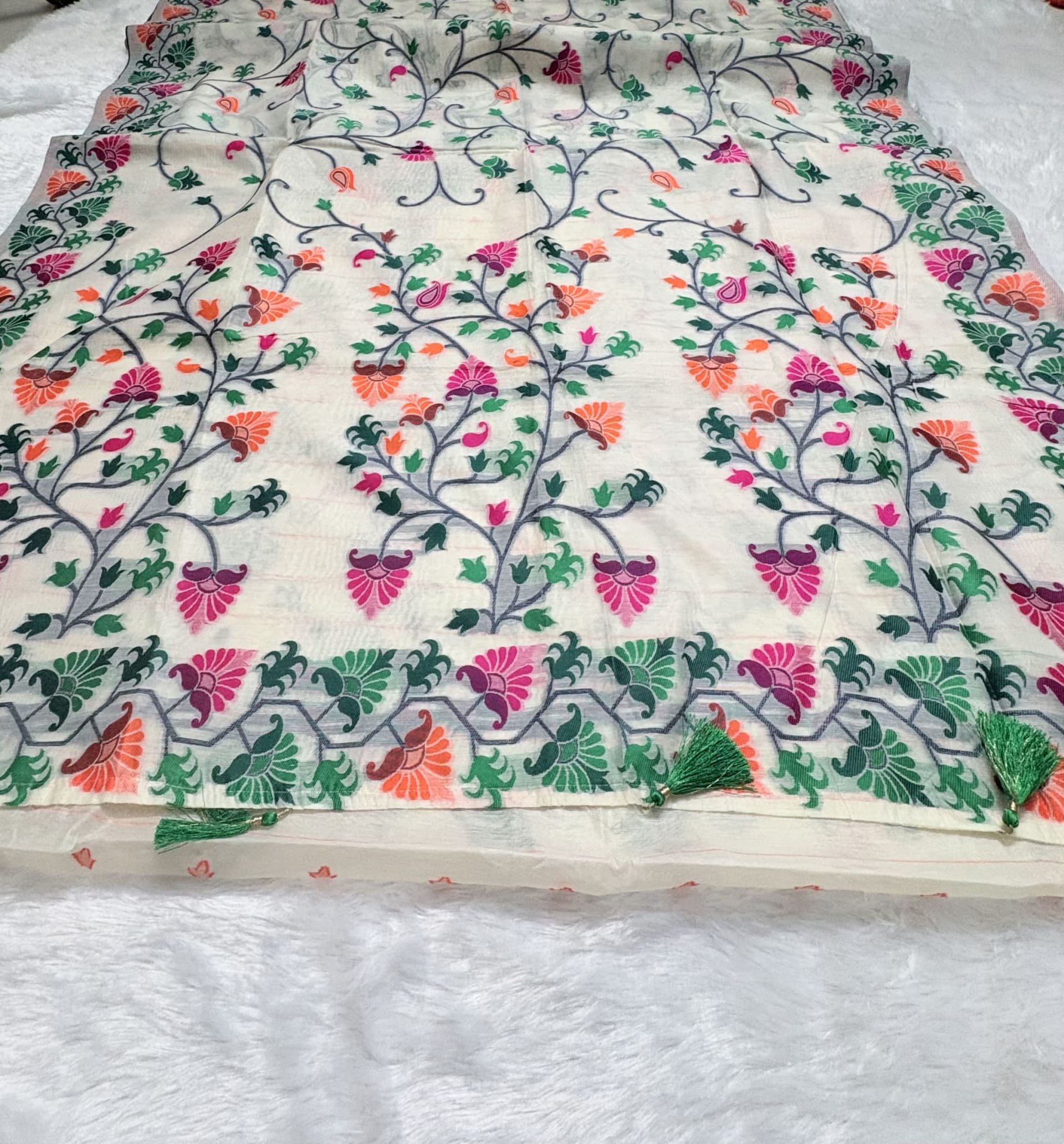 Linen Cotton saree with all over Jamdani weave - White — White/Cream Jamdani Linen saree