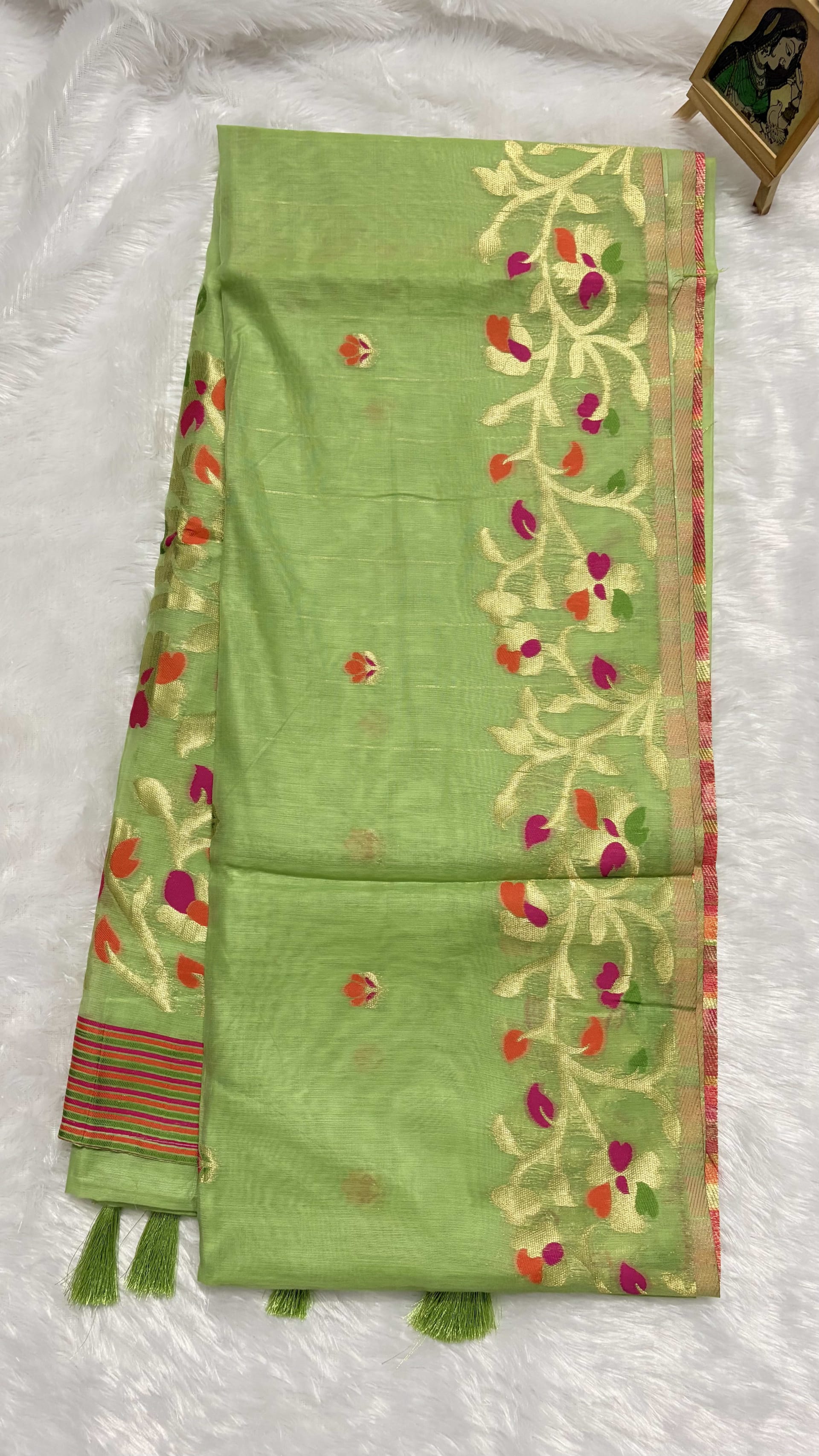 Linen Cotton saree with butta Jamdani weave - Pista green — Green Jamdani Linen saree