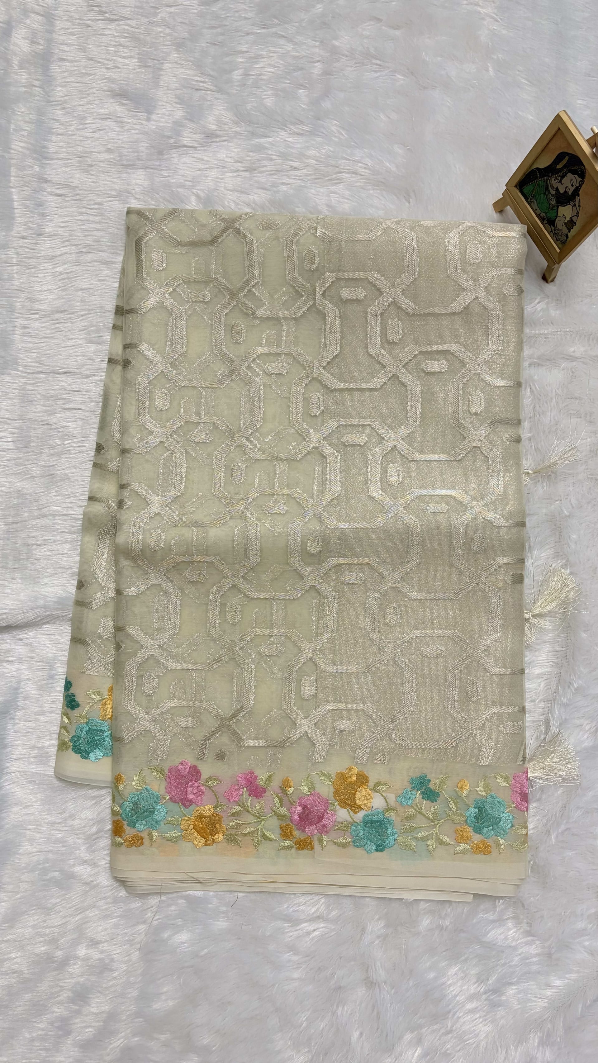 Kora Organza sarees with Jaal pattern - White — White/Cream Banarasi Kora Organza saree