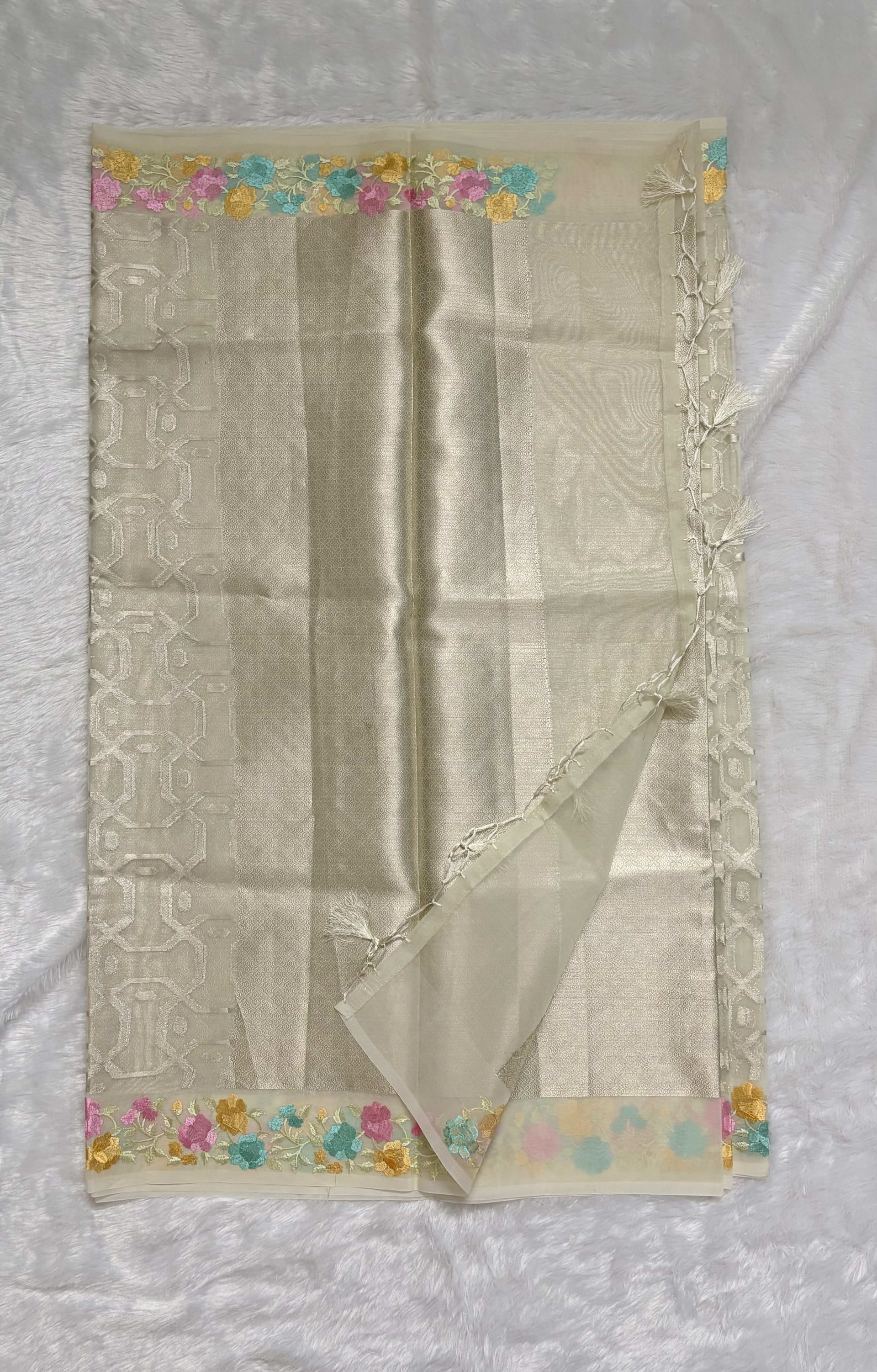 Kora Organza sarees with Jaal pattern - White — White/Cream Banarasi Kora Organza saree
