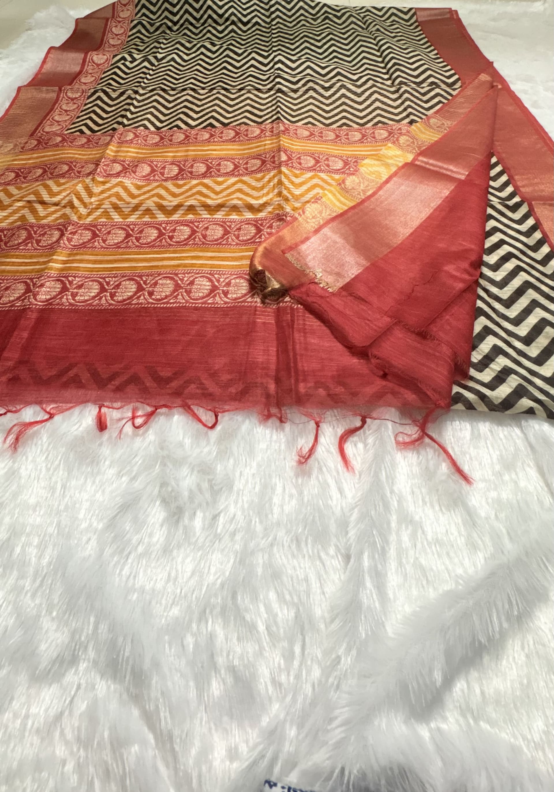 Soft Tussar sarees with Geometrical Prints Black and Red — Red/Maroon Chanderi Tussar saree